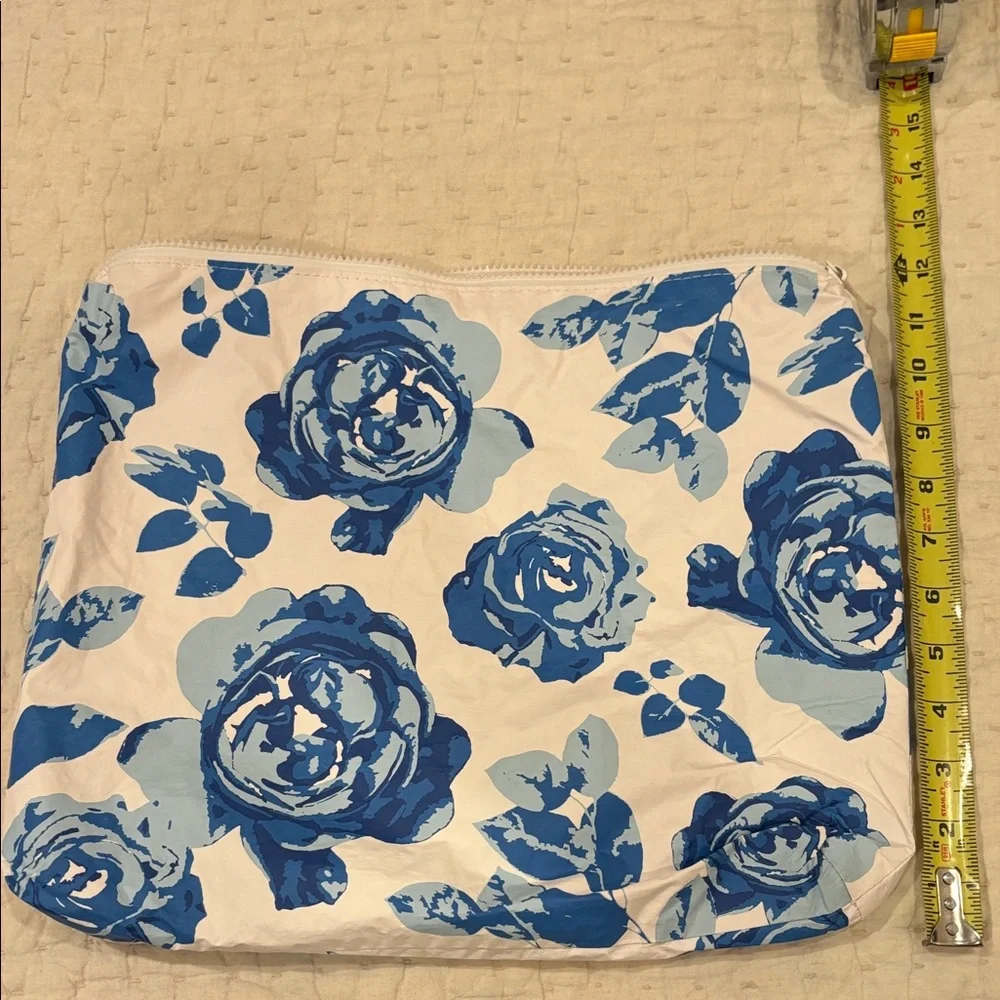 Aloha brand All Floral Blue and White Pouch in EUC! - Picture 2 of 3